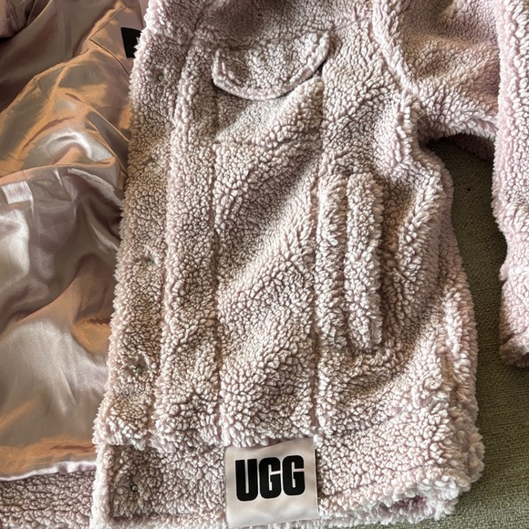 UGG Kids Light Pink Sherpa Jean Jacket- never worn- tags removed - Picture 4 of 5